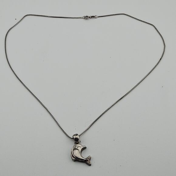 Italian Silver Chain with Dolphin Pendant - Picture 5 of 6